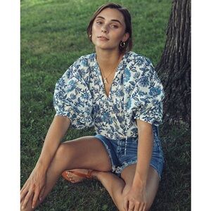 Mille Resort & Travel Thalia Blue/White Floral Top